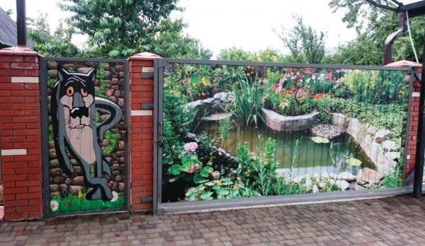 Разрисованный забор