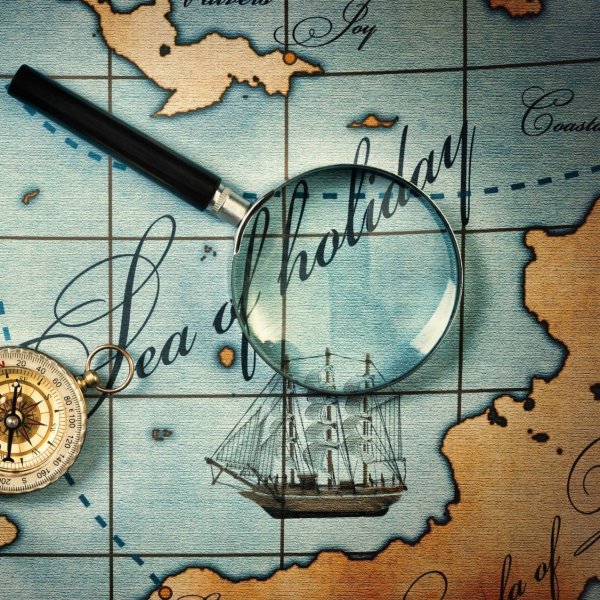 Старая карта с компасом