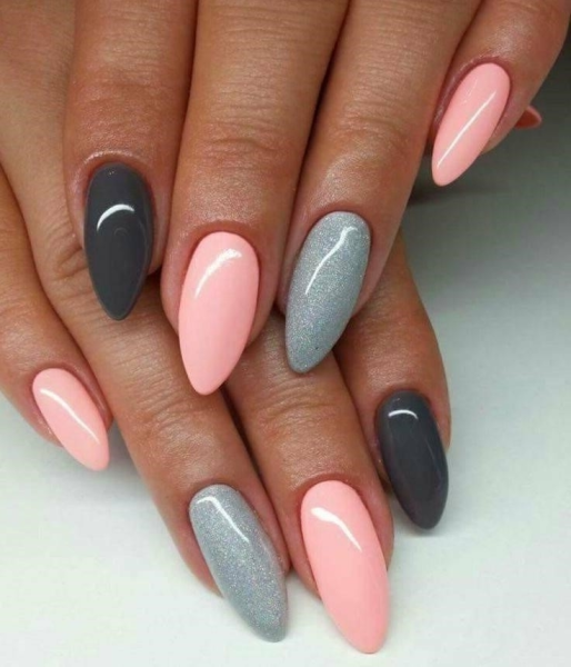 Маникюр на миндальные ногти