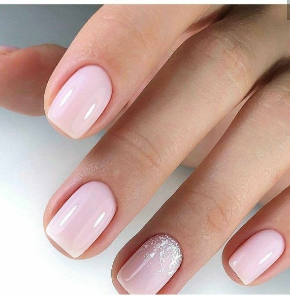 Ногти короткие