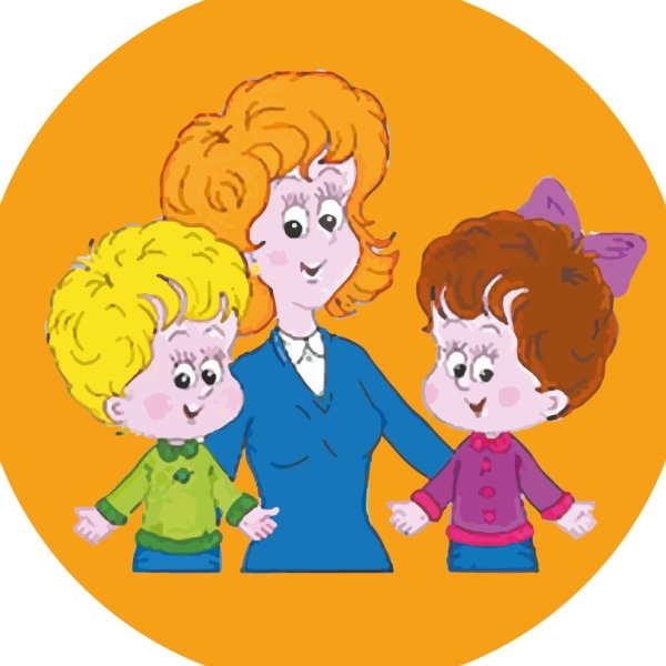 Воспитатель с детьми