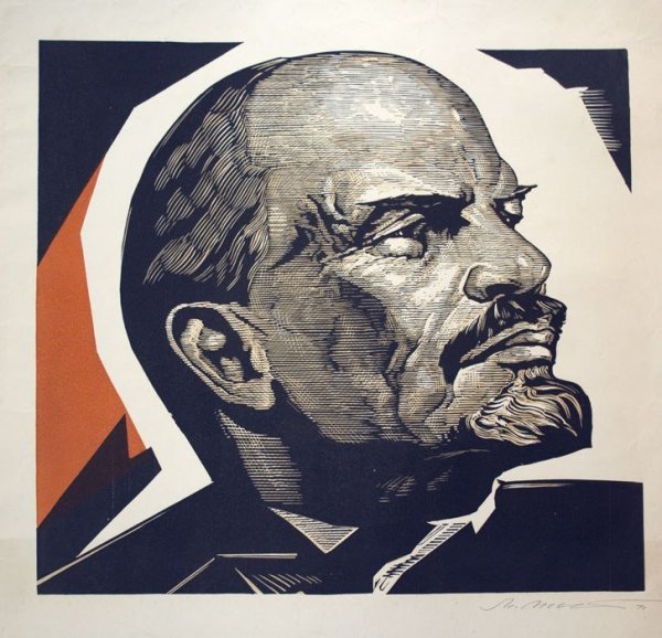 Портрет Ленина сбоку