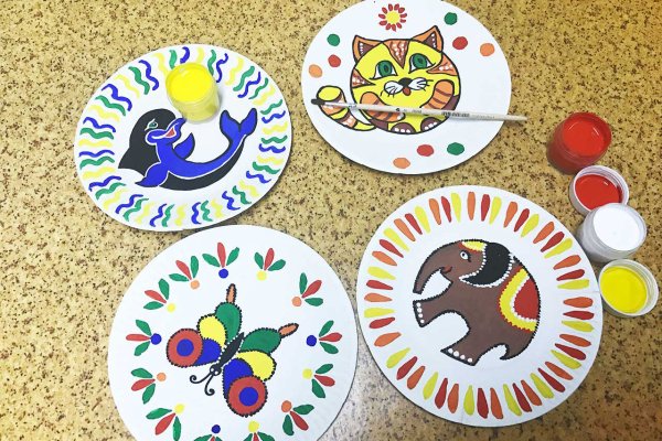 Роспись бумажных тарелок