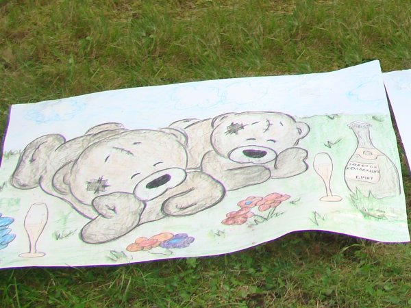 Рисунок на ватмане с ребенком