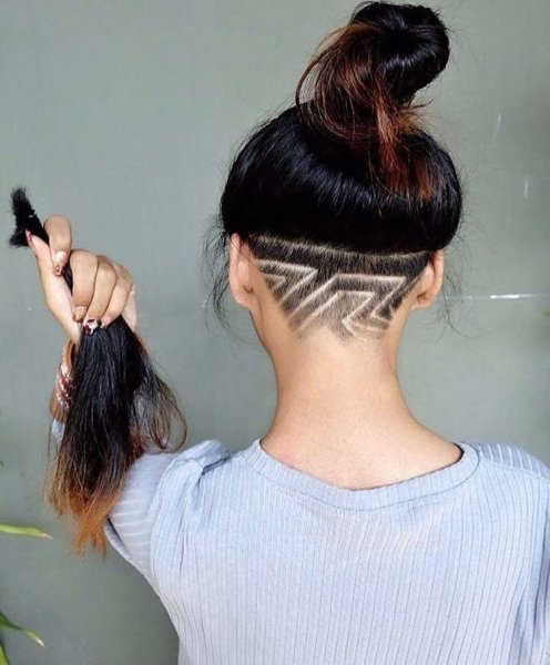 Прически с бритым затылком