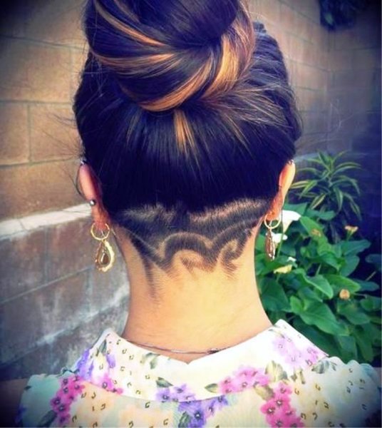 Красивые стрижки с выбритым затылком