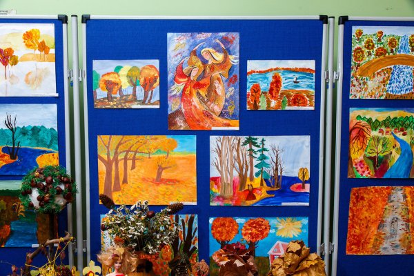 Конкурс рисунков осенний Вернисаж