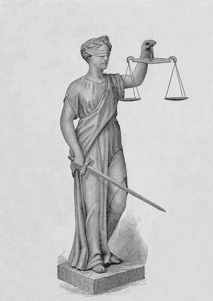 Богиня Фемида статуя