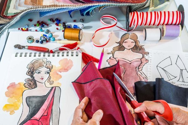 Дизайнер одежды