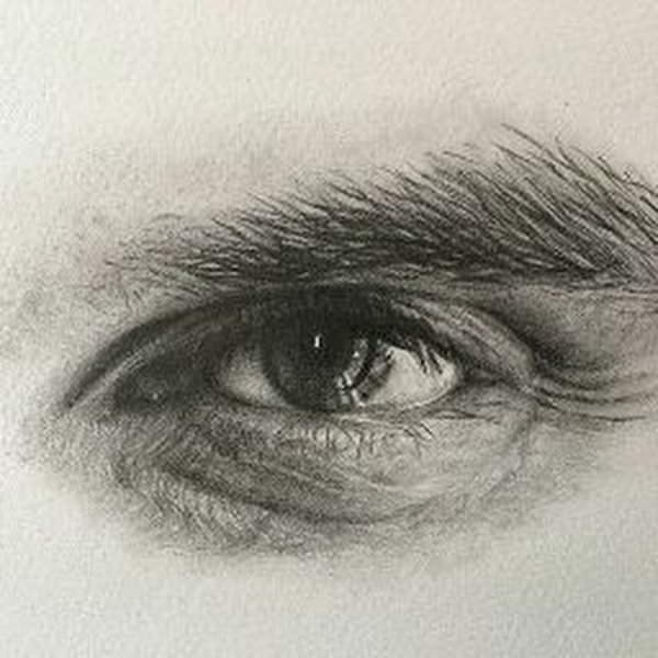 Мужские глаза карандашом
