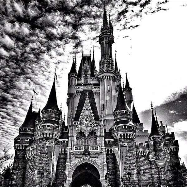 Замок черно белый