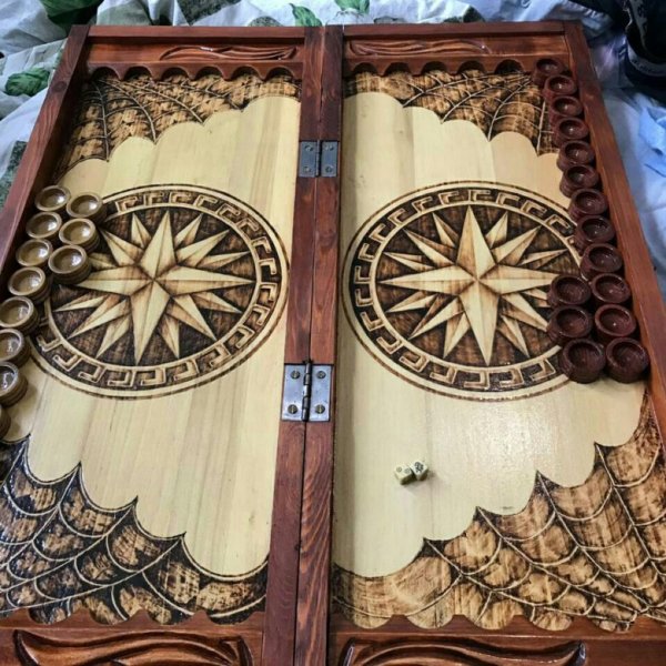 Рисунки на нардах снаружи