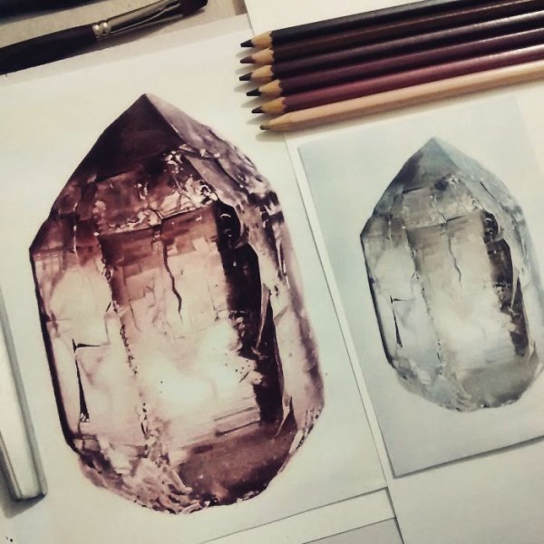 Реалистичный Кристалл нарисованный