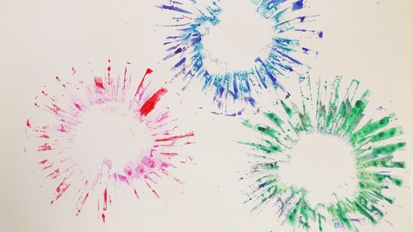 Рисуем печатками салют