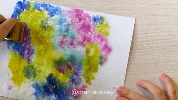 Рисование солью и клеем