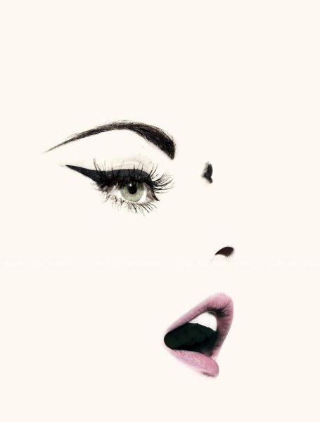 Девушка с ресницами и бровями вектор