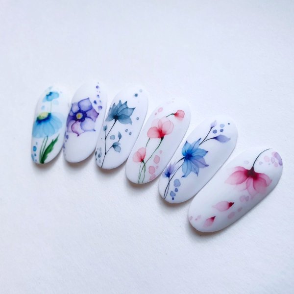 Акварельная роспись на ногтях