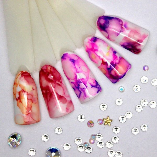 Цветы акварелью на ногтях