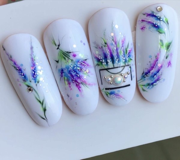 Акварельный дизайн ногтей