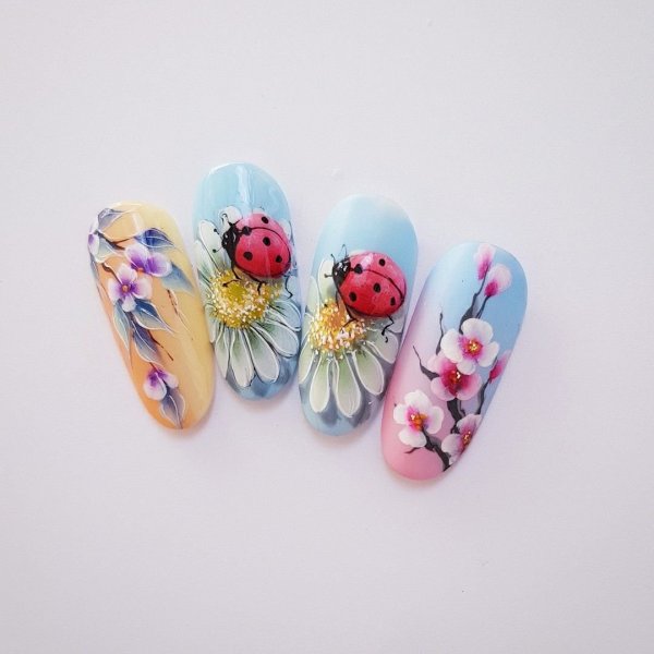 Рисование на ногтях по мокрому