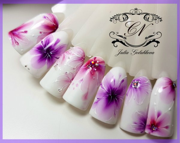 Рисование акварелью на ногтях