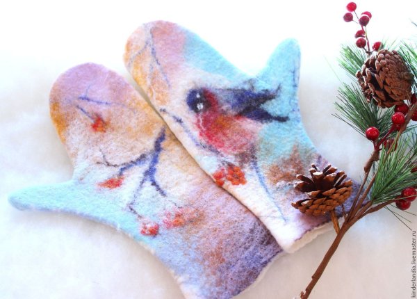 Варежки из вяленой шерсти