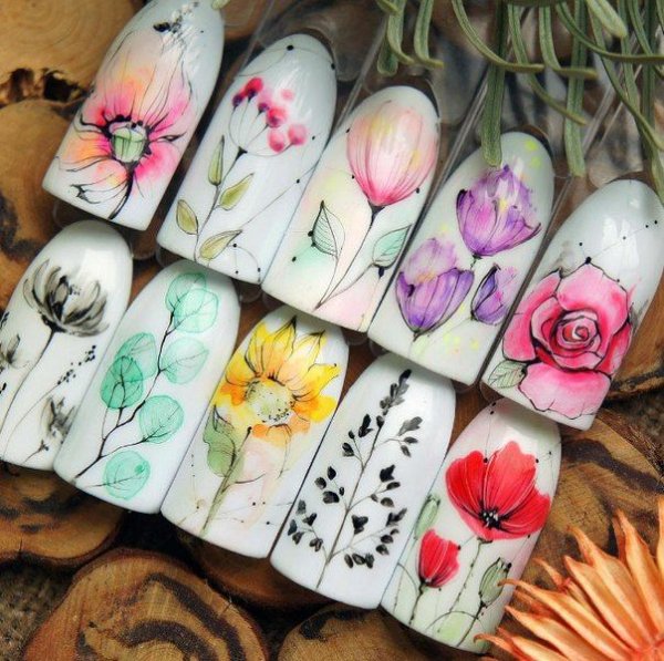 Акварельные узоры на ногтях