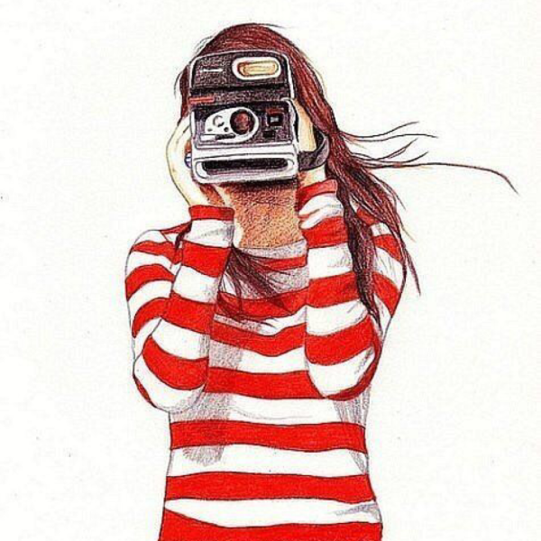 Девушка с фотоаппаратом