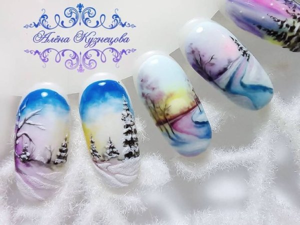Акварельный маникюр зимний