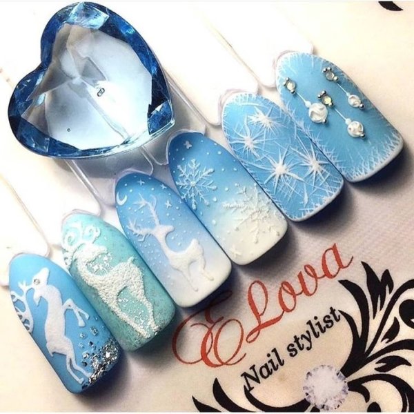 Зимний акварельный дизайн ногтей