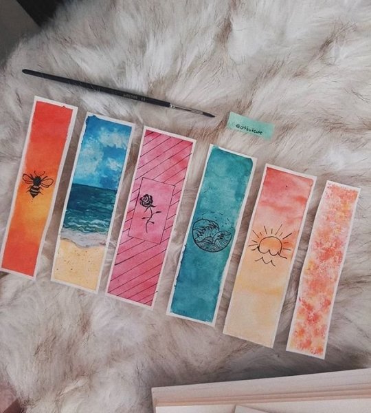 Нарисовать водяные закладки акварелью