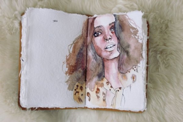 Девушки акварелью в скетчбуке