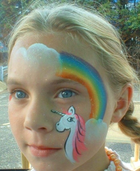 Грим единорога на лице