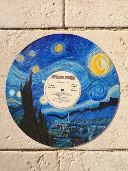 Рисование на виниловых пластинках