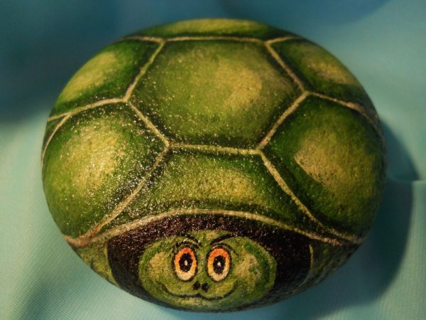 Узоры на камнях акриловыми красками