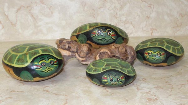 Черепашка из камней