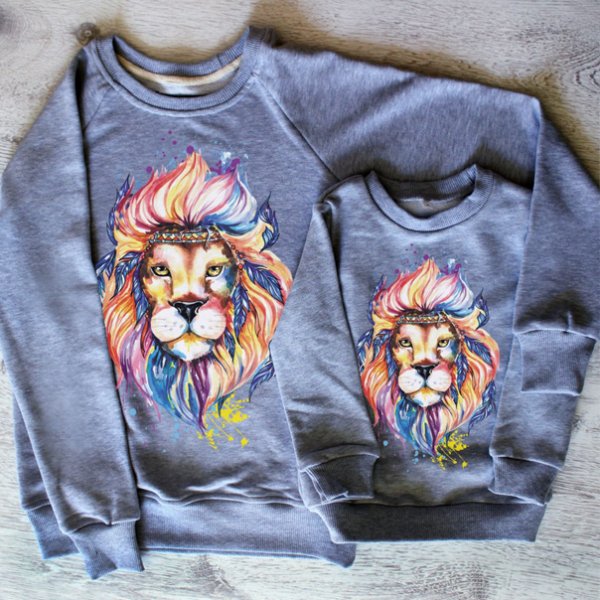 Свитер со львом