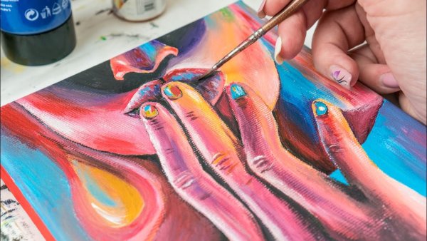 Рисунок руки акриловой краской