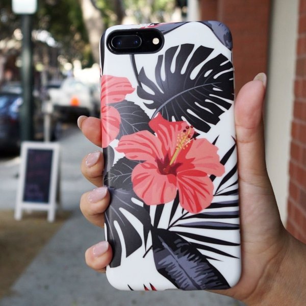 Рисунок на чехол для телефона акриловыми красками