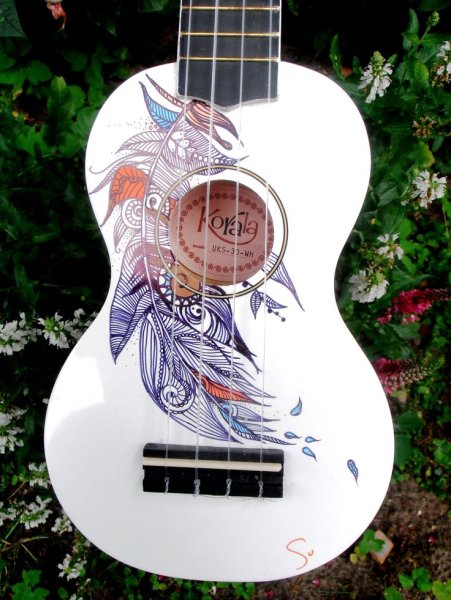 Разукрашенные гитары