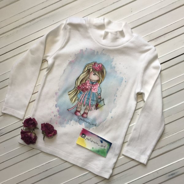 Роспись худи акриловыми красками