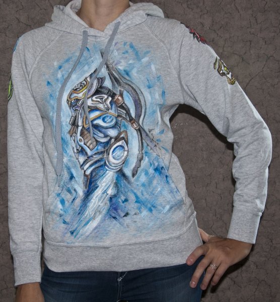 Толстовка расписанная акриловыми красками