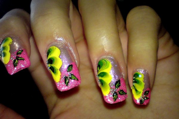 Маникюр акварельными красками