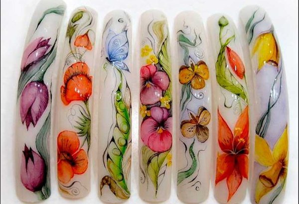 Китайская роспись на ногтях