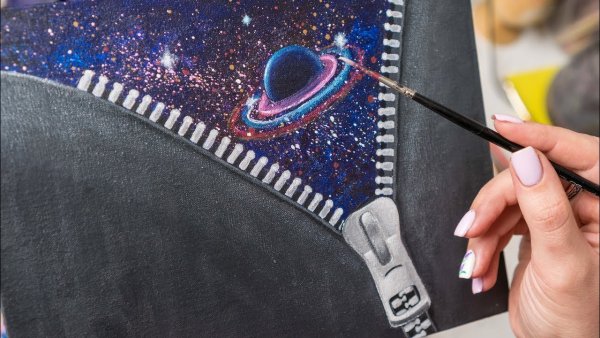 Рисунок молнии на одежде акриловыми красками