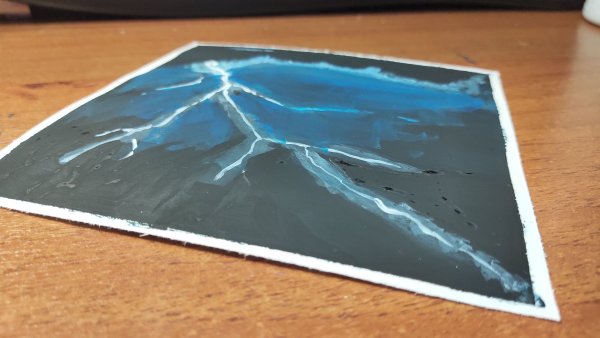 Гроза акрилом