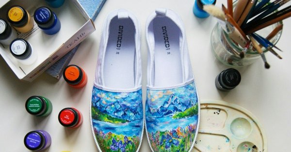 Роспись на балетках акриловыми красками