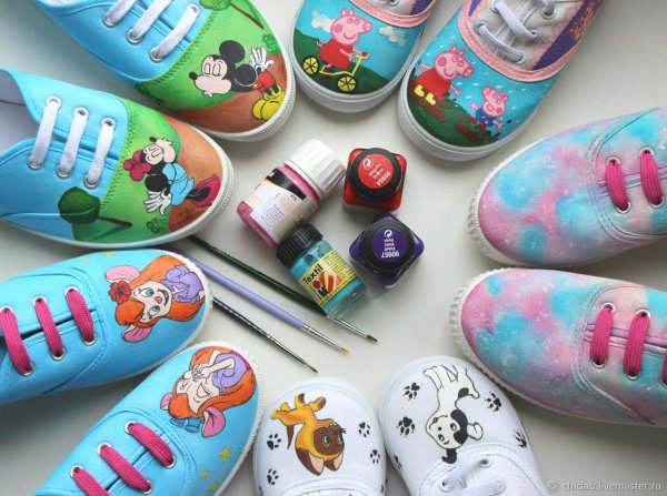 Разрисованные кроссовки