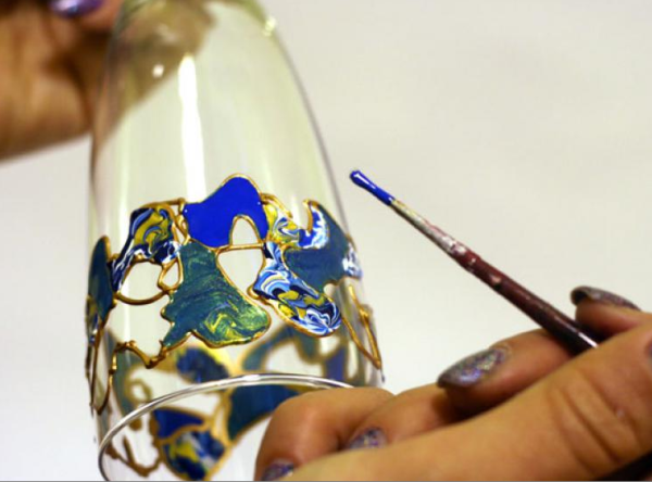 Роспись витражными красками.po keramike