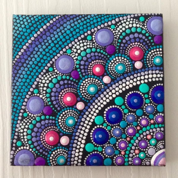 Точечное рисование акрилом